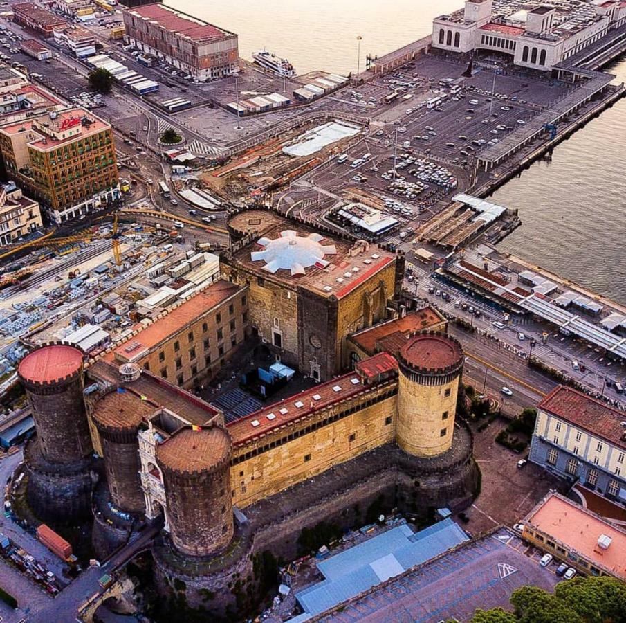 Апартаменты Napoli A Chiaia Экстерьер фото